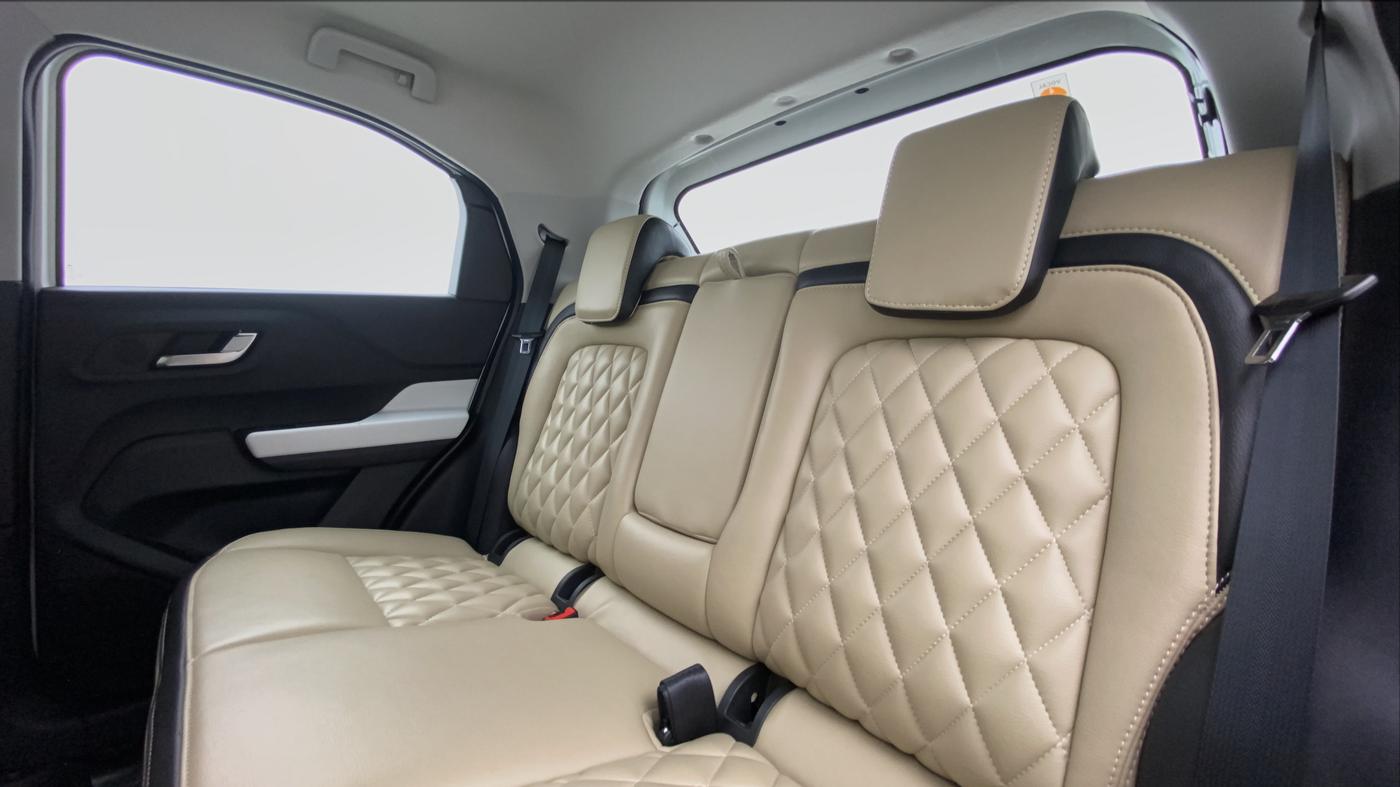 2022 Tata PUNCH CREATIVE AMT 1.2 RTN DUAL TONE, Petrol, Automatic, 2,222 km, Right Side Rear Door Cabin
