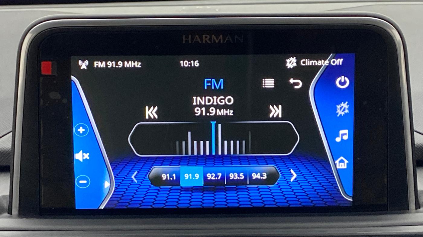 2022 Tata PUNCH CREATIVE AMT 1.2 RTN DUAL TONE, Petrol, Automatic, 2,222 km, Infotainment System