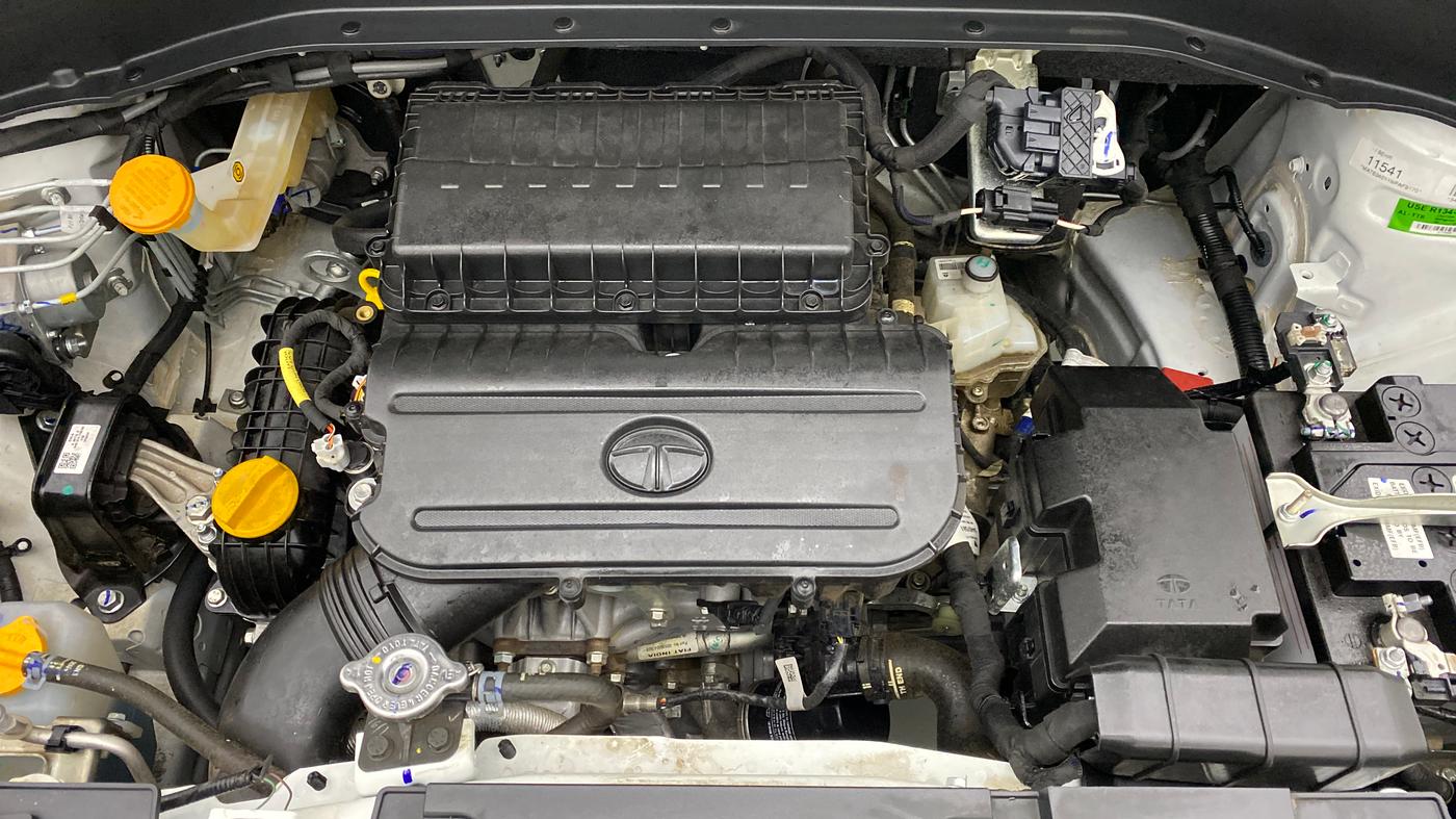 2022 Tata PUNCH CREATIVE AMT 1.2 RTN DUAL TONE, Petrol, Automatic, 2,222 km, Open Bonet