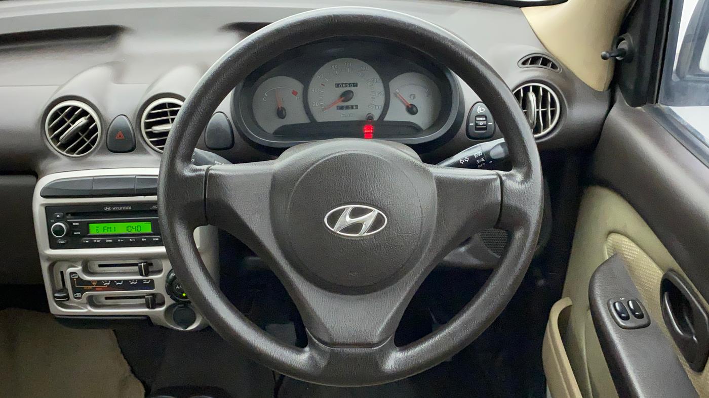 2013 Hyundai Santro Xing GLS PLUS AUDIO, Petrol, Manual, 1,06,503 km, Steering Wheel Close Up
