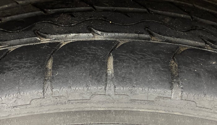 2021 Tata ALTROZ XZ PETROL, Petrol, Manual, 86,202 km, Right Rear Tyre Tread