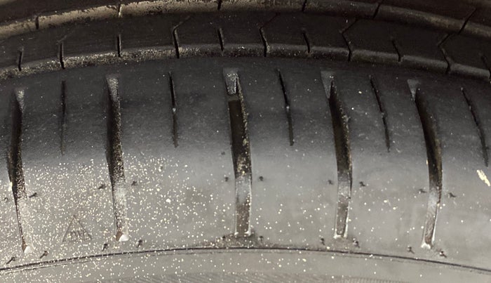 2021 Tata ALTROZ XZ PETROL, Petrol, Manual, 86,202 km, Left Front Tyre Tread