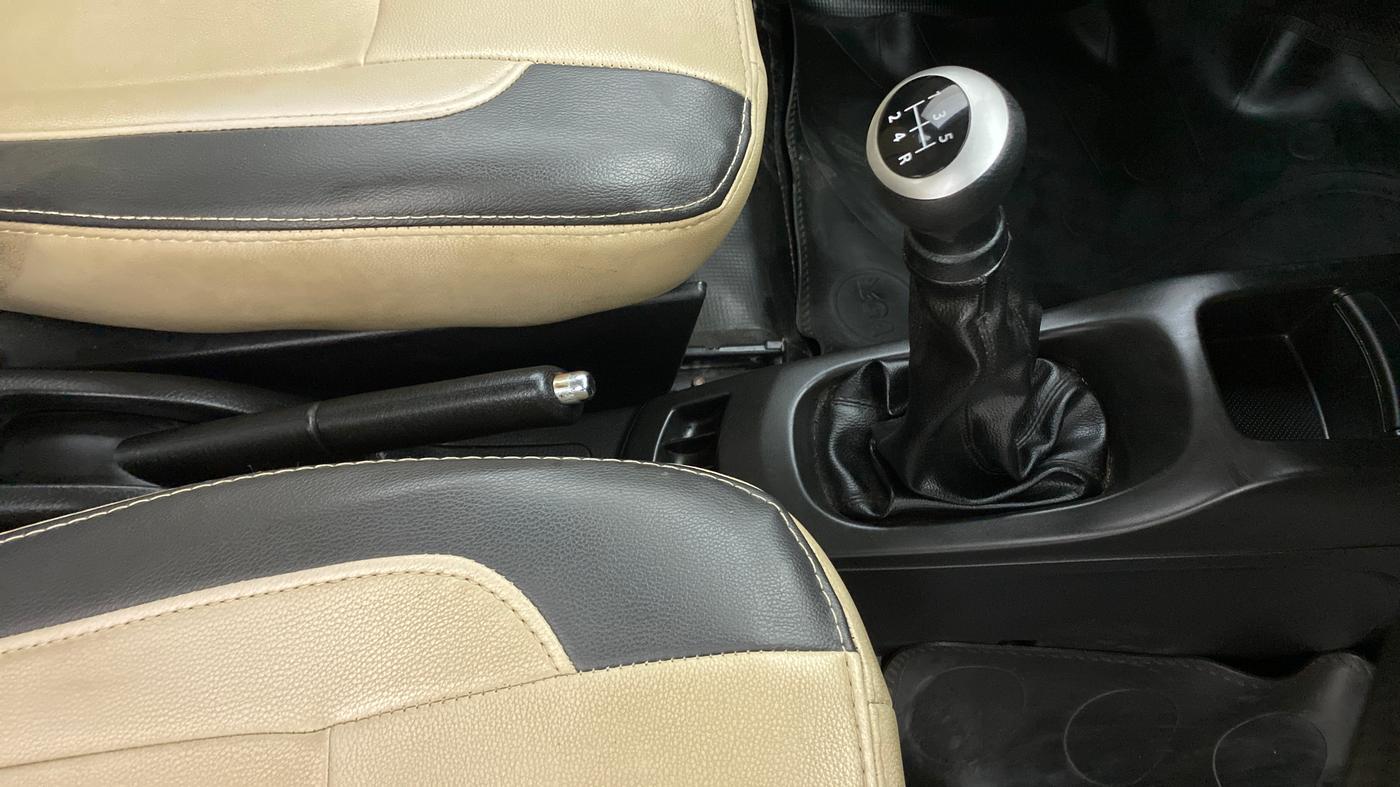 2015 Maruti Wagon R 1.0 VXI, Petrol, Manual, 28,725 km, Gear Lever