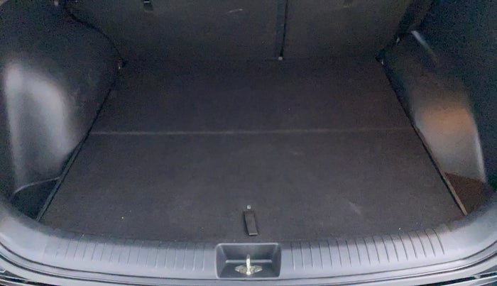 2018 Hyundai Creta 1.6 SX PLUS AUTO PETROL, Petrol, Automatic, 50,298 km, Boot Inside View