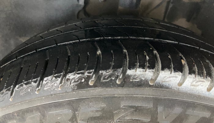 2022 Tata ALTROZ XZ PETROL, Petrol, Manual, 32,969 km, Left Front Tyre Tread