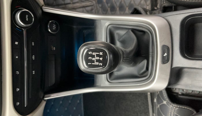 2022 Tata ALTROZ XZ PETROL, Petrol, Manual, 32,969 km, Gear Lever