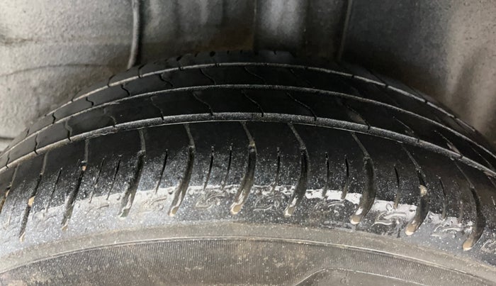 2022 Tata ALTROZ XZ PETROL, Petrol, Manual, 32,969 km, Left Rear Tyre Tread