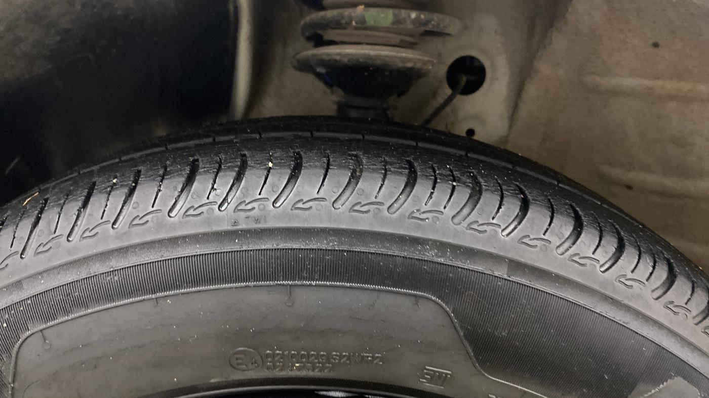 2022 Maruti New Wagon-R ZXI 1.2, Petrol, Manual, 25,161 km, Left Front Tyre Tread