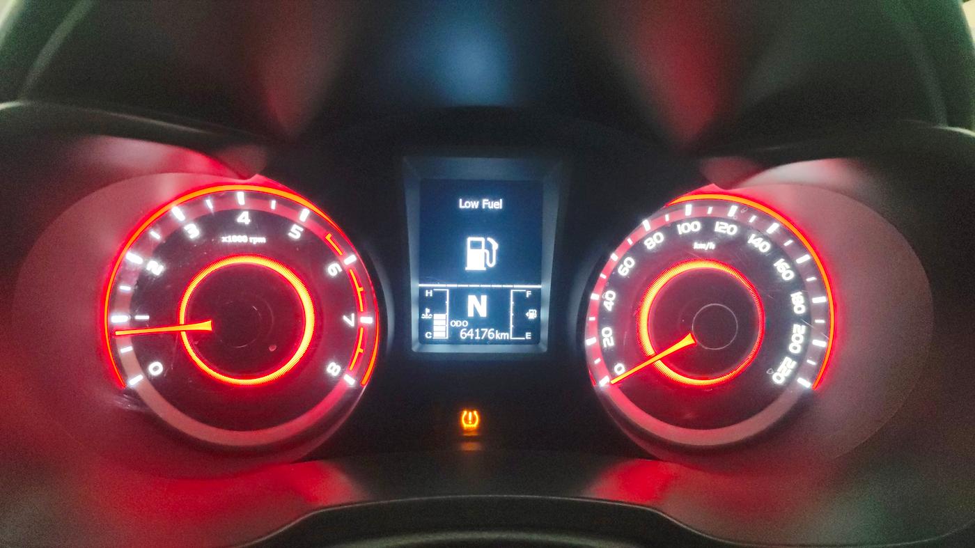 2020 Mahindra XUV300 W8 (O) 1.2 PETROL, Petrol, Manual, 64,152 km, Odometer Image