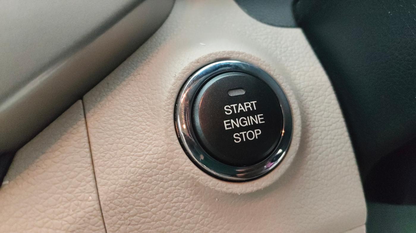 2020 Mahindra XUV300 W8 (O) 1.2 PETROL, Petrol, Manual, 64,152 km, Keyless Start/ Stop Button