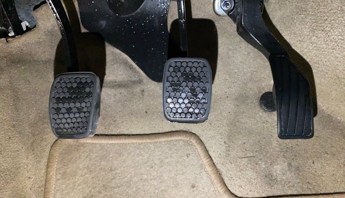 2015 Maruti Ertiga VXI, Petrol, Manual, 57,442 km, Pedals