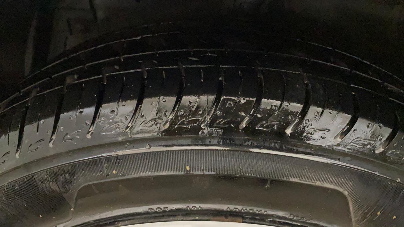 2015 Maruti Ertiga VXI, Petrol, Manual, 57,442 km, Left Front Tyre Tread