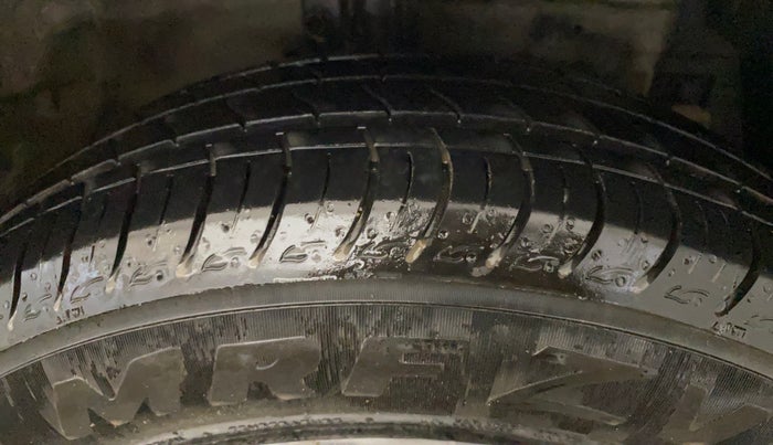 2015 Maruti Ertiga VXI, Petrol, Manual, 57,442 km, Right Front Tyre Tread