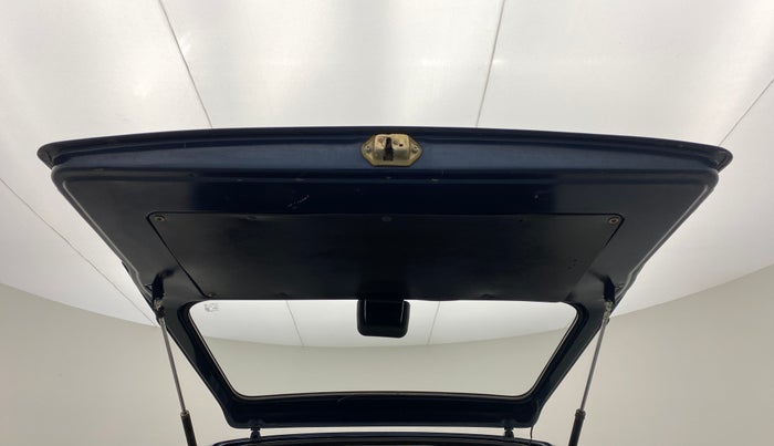 2014 Maruti OMNI E 8 STR, Petrol, Manual, 16,502 km, Boot Door Open