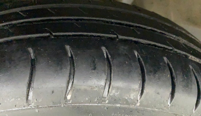 2011 Maruti Alto K10 LXI, Petrol, Manual, 49,658 km, Left Rear Tyre Tread
