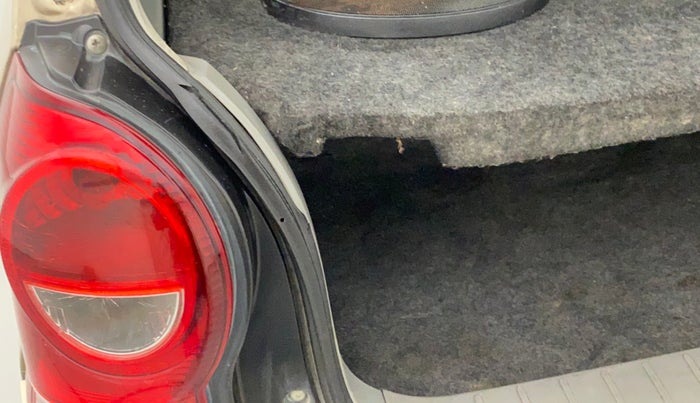 2011 Maruti Alto K10 LXI, Petrol, Manual, 49,658 km, Dicky (Boot door) - Weather strip has minor damage