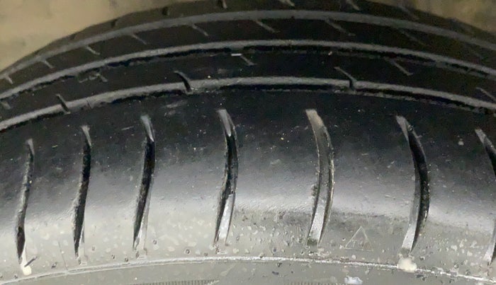 2011 Maruti Alto K10 LXI, Petrol, Manual, 49,658 km, Left Front Tyre Tread