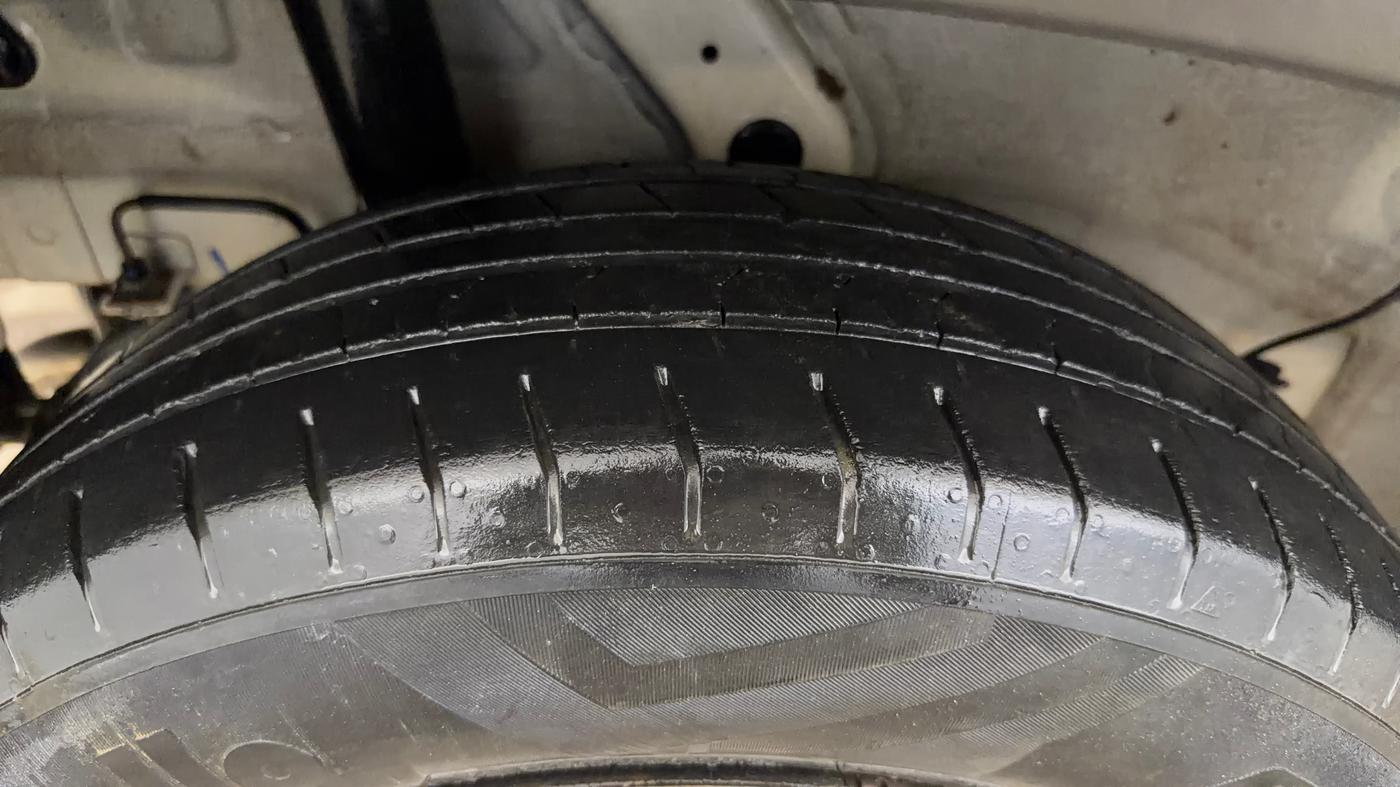 2020 Hyundai VENUE S 1.2, Petrol, Manual, 35,126 km, Right Rear Tyre Tread