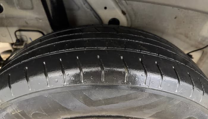 2020 Hyundai VENUE S 1.2, Petrol, Manual, 35,081 km, Right Rear Tyre Tread