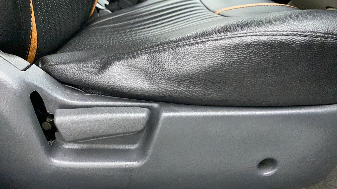 2019 Maruti Alto K10 VXI P, Petrol, Manual, 34,620 km, Driver Side Adjustment Panel
