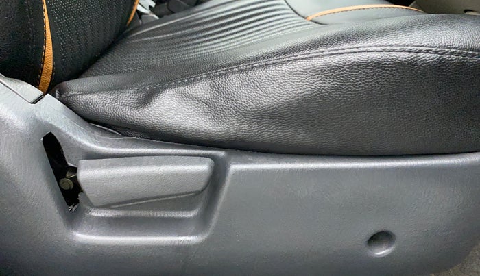 2019 Maruti Alto K10 VXI P, Petrol, Manual, 34,620 km, Driver Side Adjustment Panel