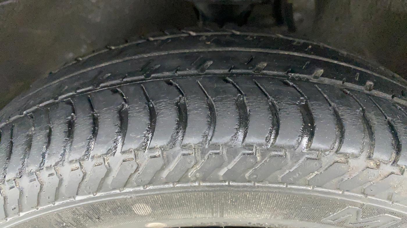 2019 Maruti Alto K10 VXI P, Petrol, Manual, 34,620 km, Left Front Tyre Tread