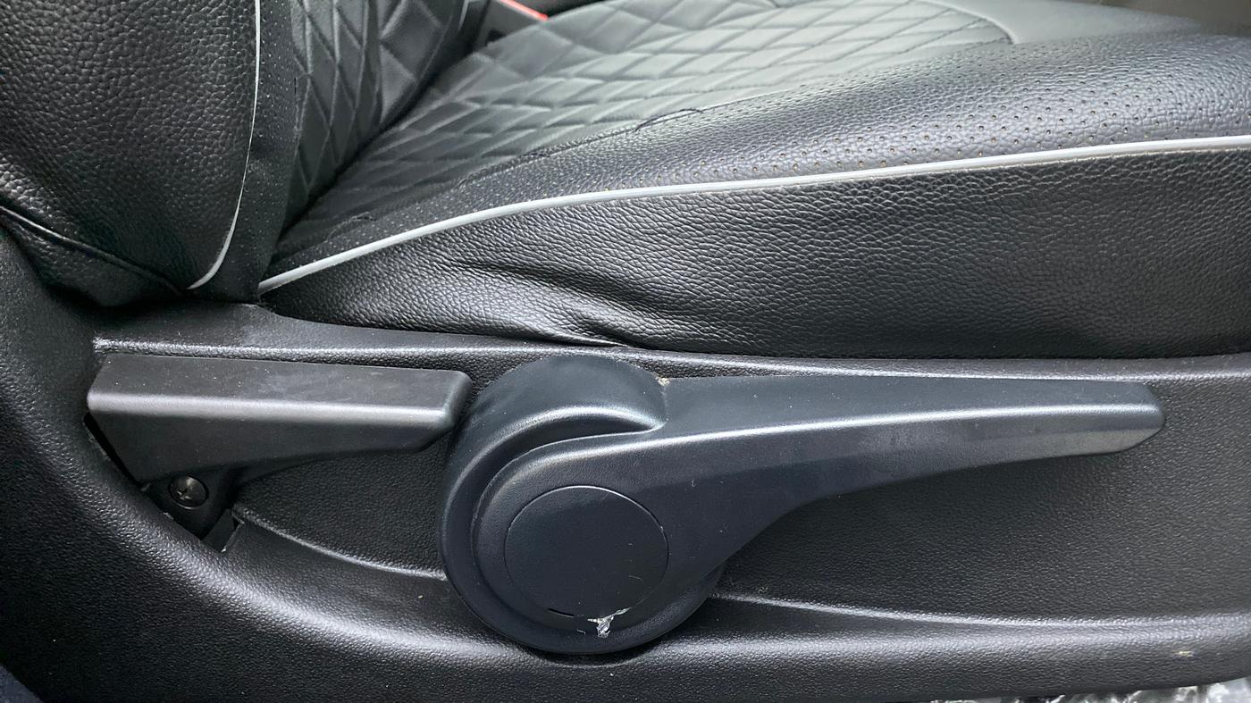 2019 Tata Tiago XZ+ 1.2 Revotron, Petrol, Manual, 19,602 km, Driver Side Adjustment Panel