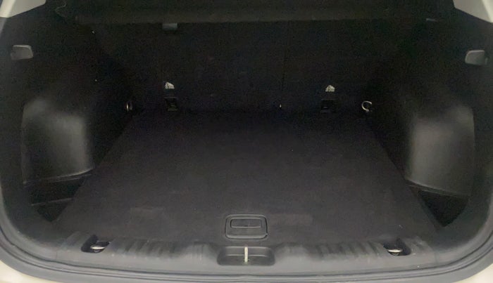 2017 Jeep Compass LIMITED 1.4 PETROL AT, Petrol, Automatic, 21,921 km, Boot Inside