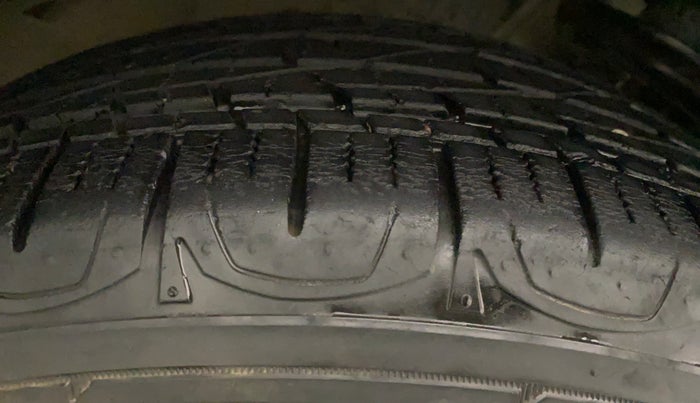 2017 Jeep Compass LIMITED 1.4 PETROL AT, Petrol, Automatic, 21,921 km, Left Front Tyre Tread