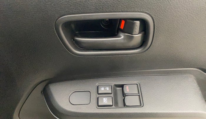 2023 Maruti IGNIS SIGMA 1.2, Petrol, Manual, 6,942 km, Driver Side Door Panels Control