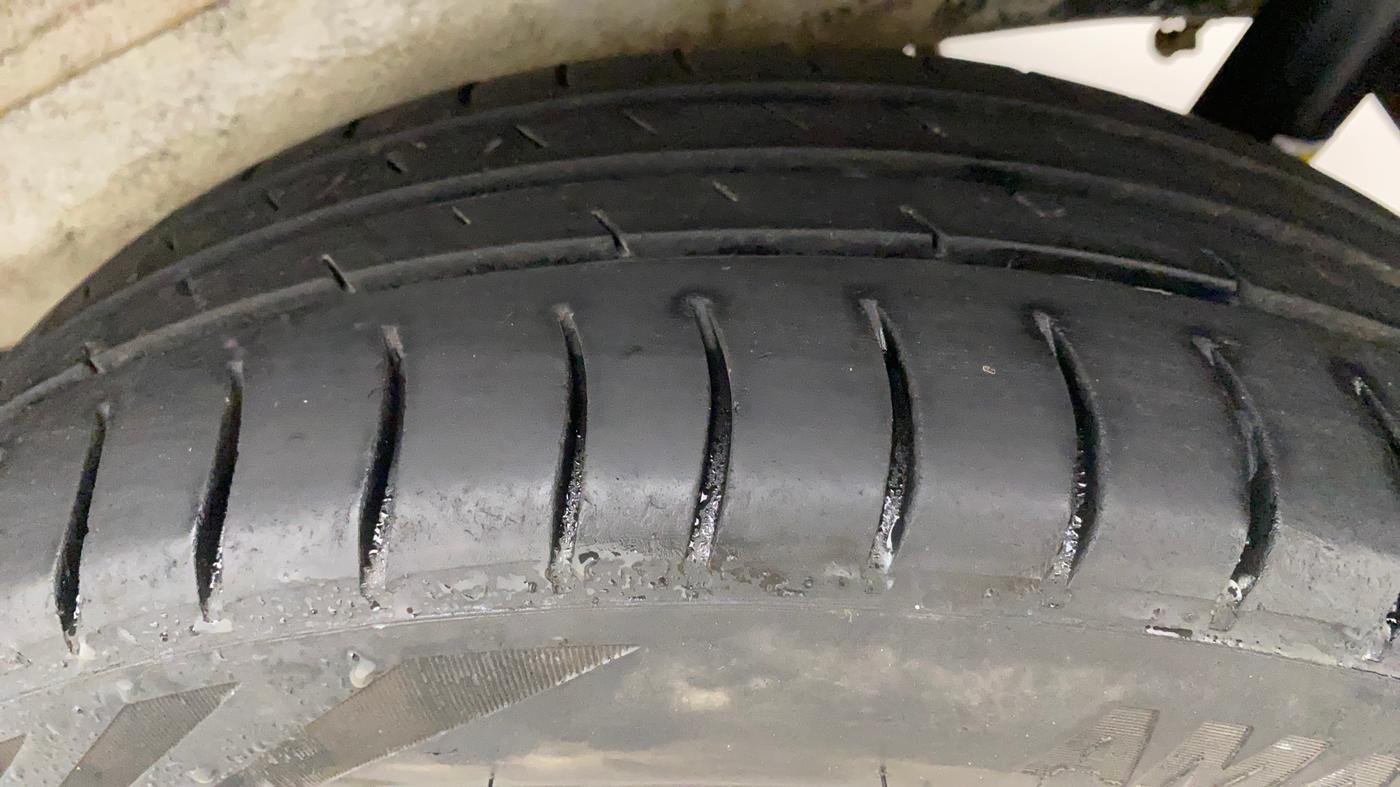 2017 Maruti Wagon R 1.0 VXI AMT, Petrol, Automatic, 87,698 km, Left Rear Tyre Tread