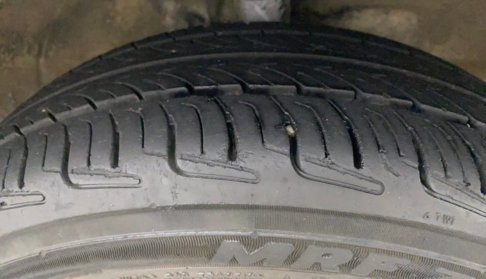 2017 Maruti Wagon R 1.0 VXI AMT, Petrol, Automatic, 87,698 km, Right Front Tyre Tread