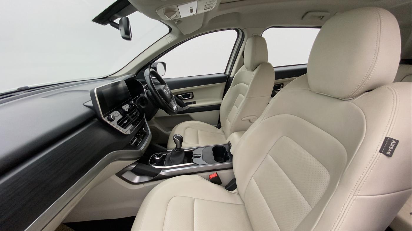 2021 Tata Safari XZ+ 2.0 KRYOTEC, Diesel, Manual, 56,710 km, Right Side Front Door Cabin