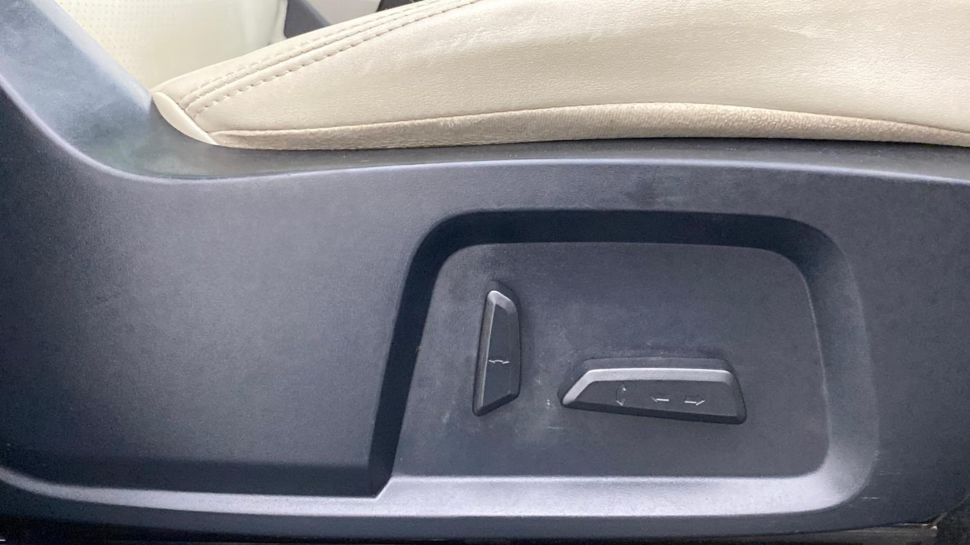 2021 Tata Safari XZ+ 2.0 KRYOTEC, Diesel, Manual, 56,710 km, Driver Side Adjustment Panel