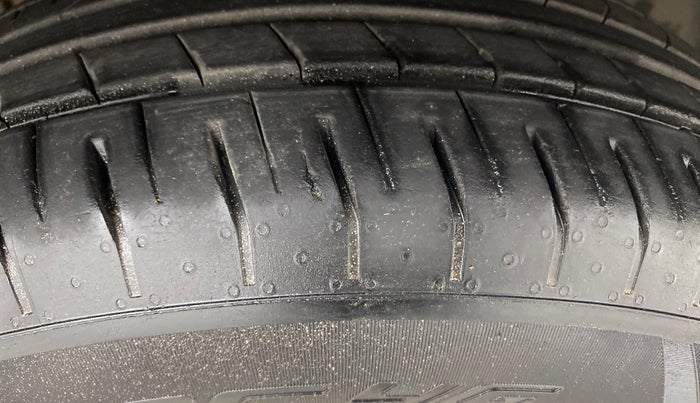 2015 Ford Ecosport TREND 1.5L DIESEL, Diesel, Manual, 74,557 km, Right Front Tyre Tread