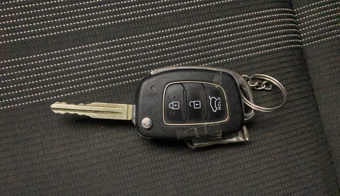 2020 Hyundai VENUE SX 1.5 CRDI, Diesel, Manual, 44,006 km, Key Close Up