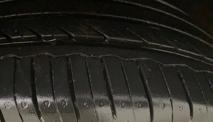 2020 Hyundai VENUE SX 1.5 CRDI, Diesel, Manual, 44,006 km, Left Front Tyre Tread