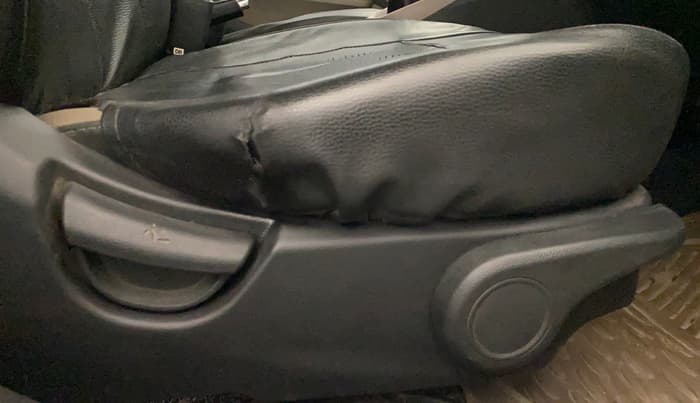 2014 Hyundai Xcent S (O) 1.2, Petrol, Manual, 68,427 km, Driver Side Adjustment Panel