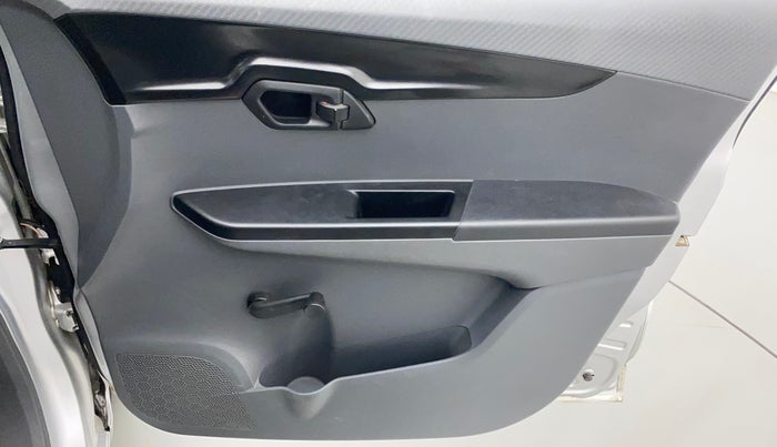 2019 Mahindra KUV 100 NXT K2 P 6 STR, Petrol, Manual, 21,003 km, Driver Side Door Panels Control