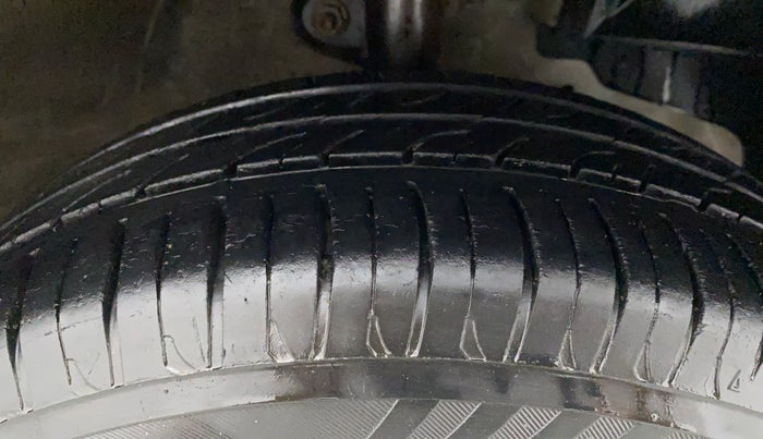 2019 Mahindra KUV 100 NXT K2 P 6 STR, Petrol, Manual, 21,003 km, Right Front Tyre Tread