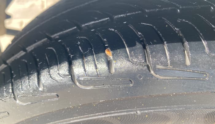2014 Hyundai Eon ERA +, Petrol, Manual, 45,074 km, Left Front Tyre Tread