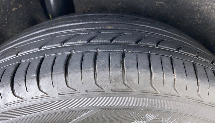 2015 Ford Ecosport 1.5 TITANIUM TI VCT AT, Petrol, Automatic, 90,108 km, Right Rear Tyre Tread