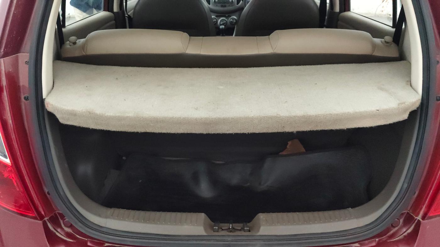 2014 Hyundai i10 MAGNA 1.1, Petrol, Manual, 10,762 km, Boot Inside