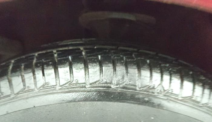 2014 Hyundai i10 MAGNA 1.1, Petrol, Manual, 10,762 km, Left Front Tyre Tread