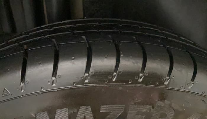 2015 Maruti Swift VDI, Diesel, Manual, 1,27,183 km, Right Rear Tyre Tread