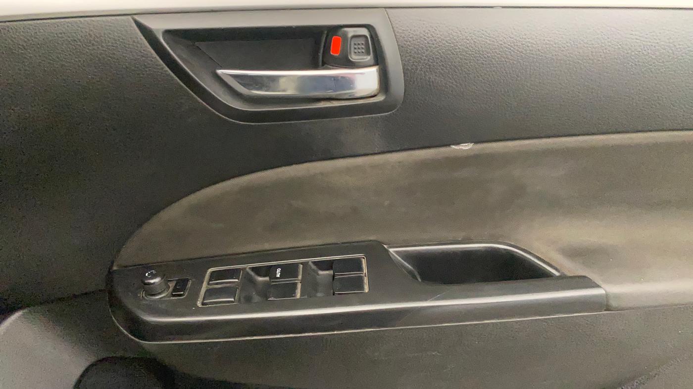 2015 Maruti Swift VDI, Diesel, Manual, 1,27,183 km, Driver Side Door Panels Control
