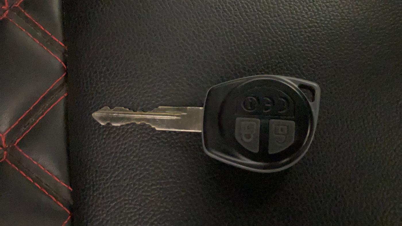 2015 Maruti Swift VDI, Diesel, Manual, 1,27,183 km, Key Close Up