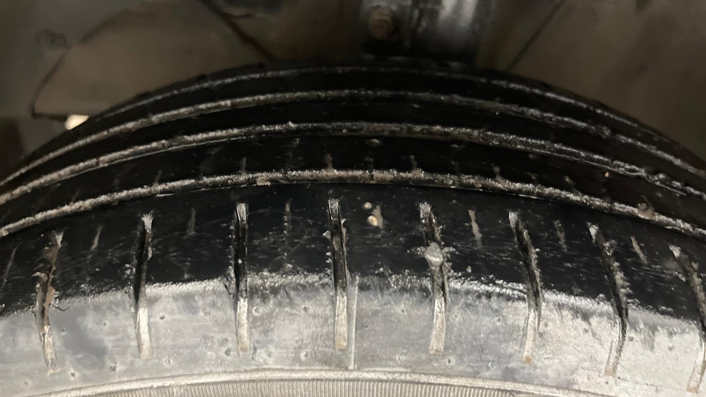 2016 Maruti Baleno ALPHA PETROL 1.2, Petrol, Manual, 27,261 km, Left Front Tyre Tread