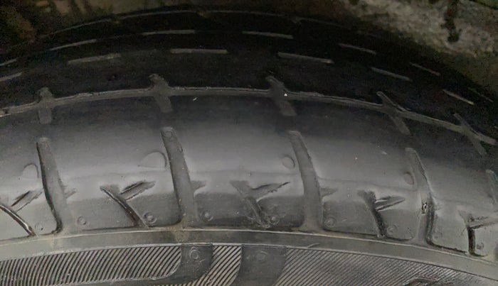 2018 Maruti Wagon R 1.0 LXI CNG, CNG, Manual, 75,535 km, Right Front Tyre Tread