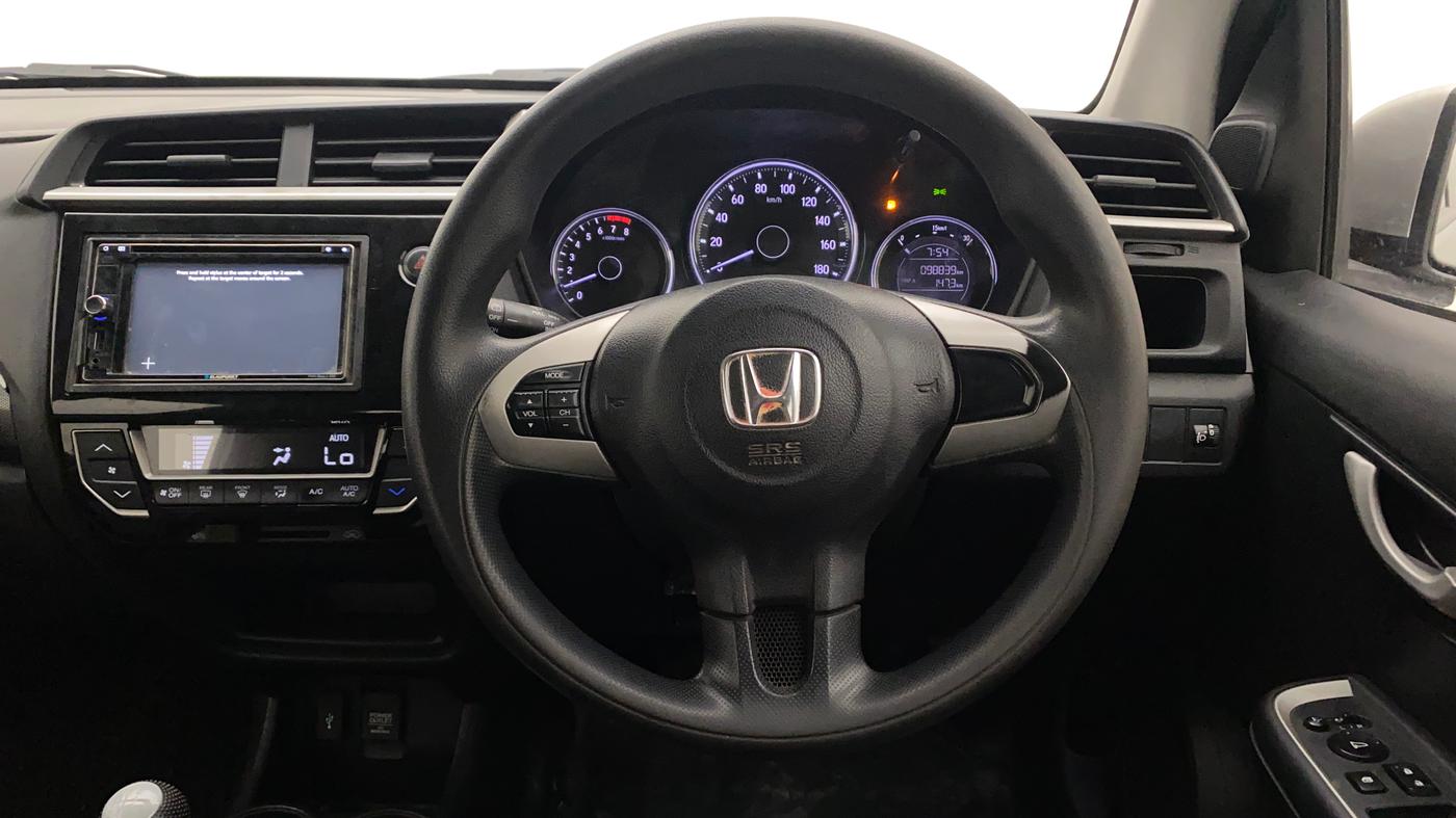 2017 Honda BR-V 1.5L I-VTEC V, Petrol, Manual, 98,946 km, Steering Wheel Close Up